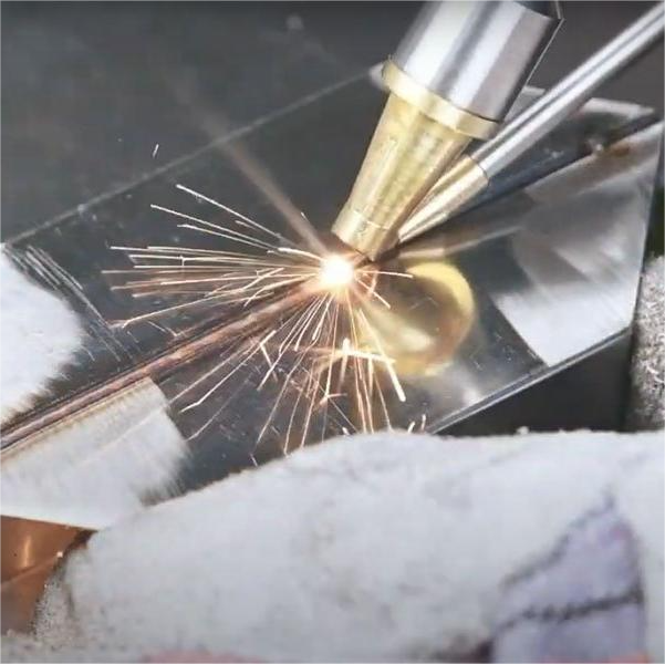 Copper Metal Fiber Laser Welding Machine 1000W 1500W Without Radiation